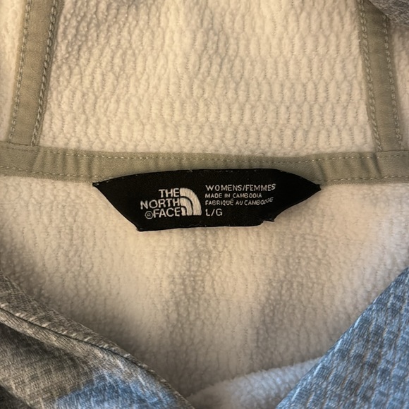 Cropped Gray North Face Hoodie - Picture 4 of 5